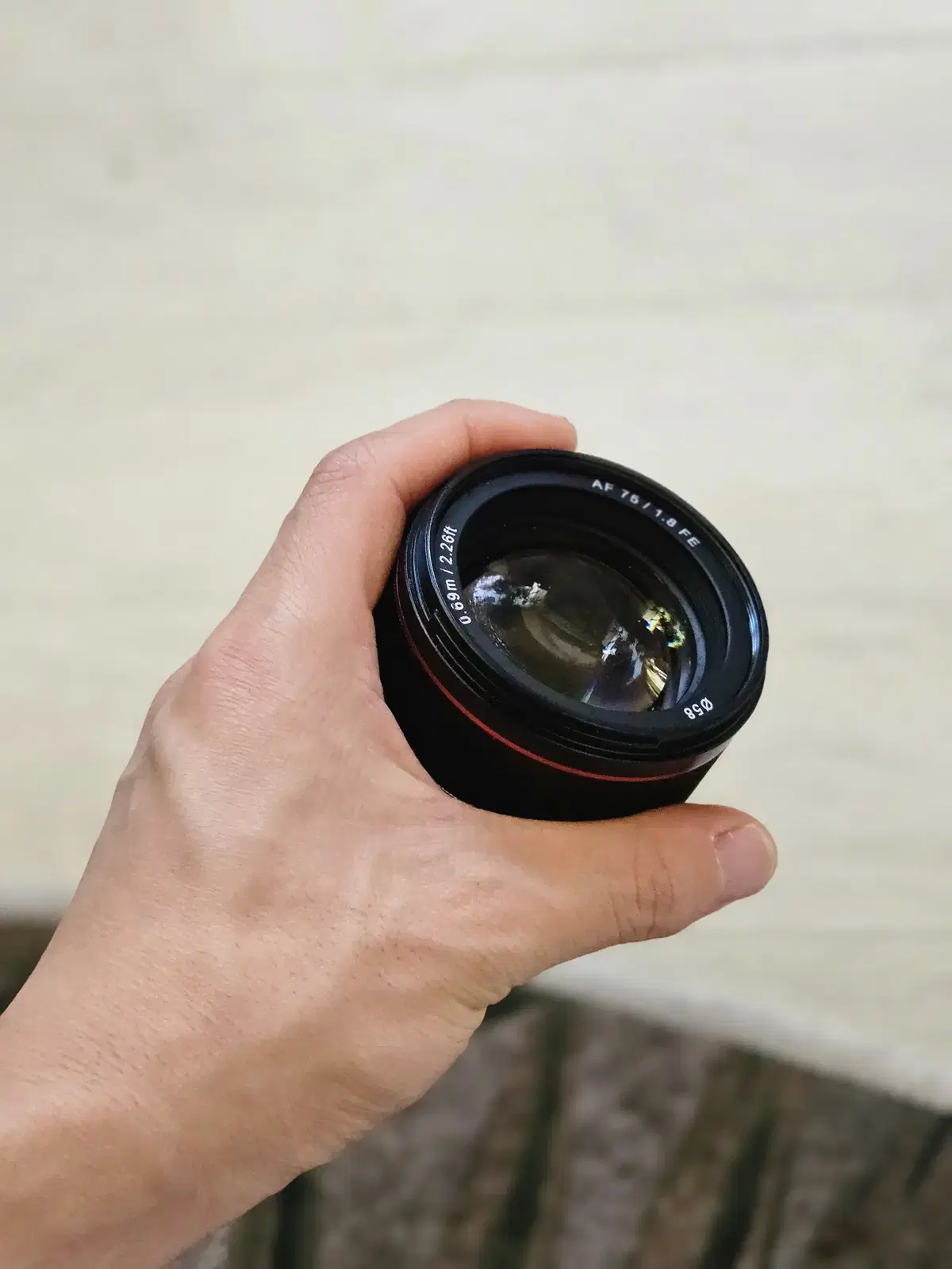 삼양 AF 75mm F1.8 FE 렌즈 팝니다.